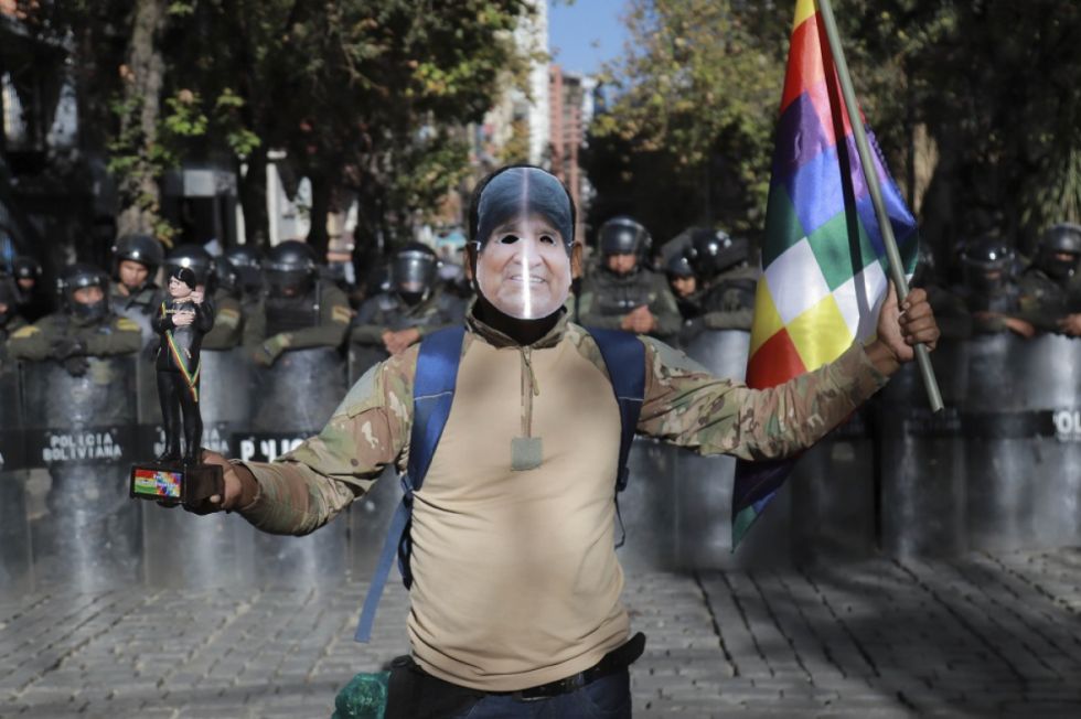 Evistas se repliegan, confirman que Evo está “en buen recaudo”