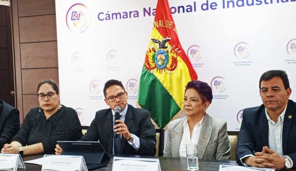 Industrias piden equilibrio fiscal al Estado y liberar exportaciones: ‘la economía necesita oxígeno’
