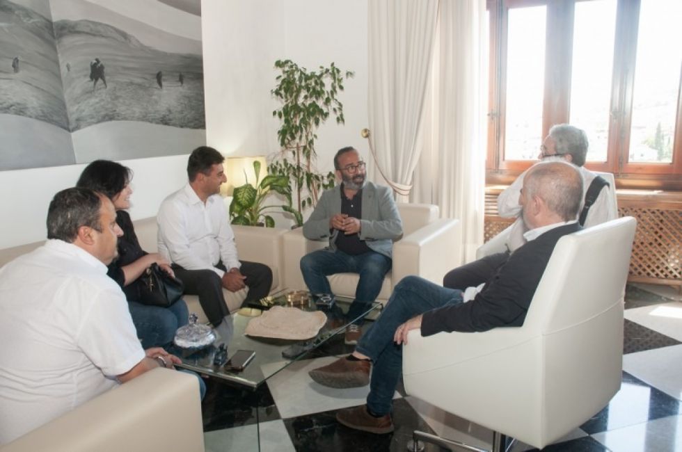 Alcalde gestionará en España fondos para obras y proyectos