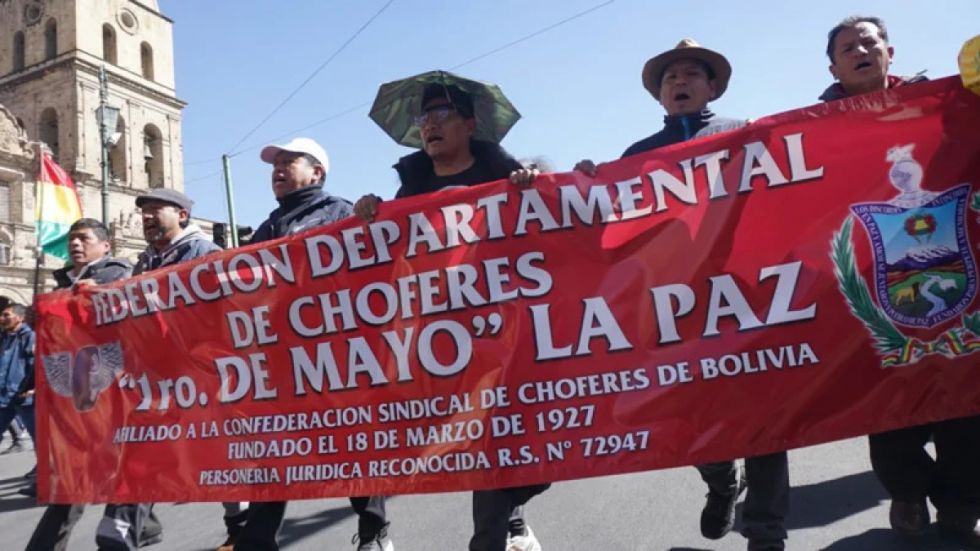 La Paz: Transporte determina iniciar una huelga de hambre