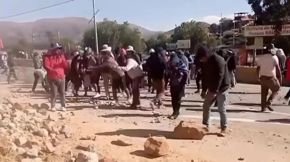 Cochabamba: Pobladores de Valle Alto se organizaron y salieron a desbloquear en Tarata