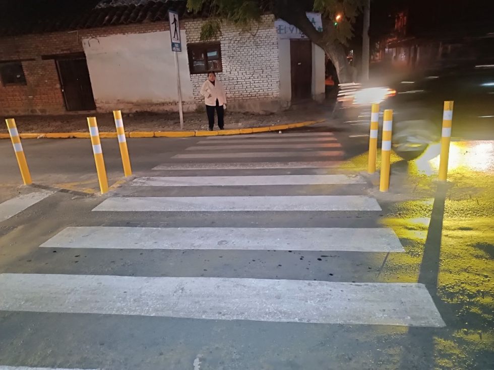 Avenida del barrio Abaroa ya cuenta con semáforo