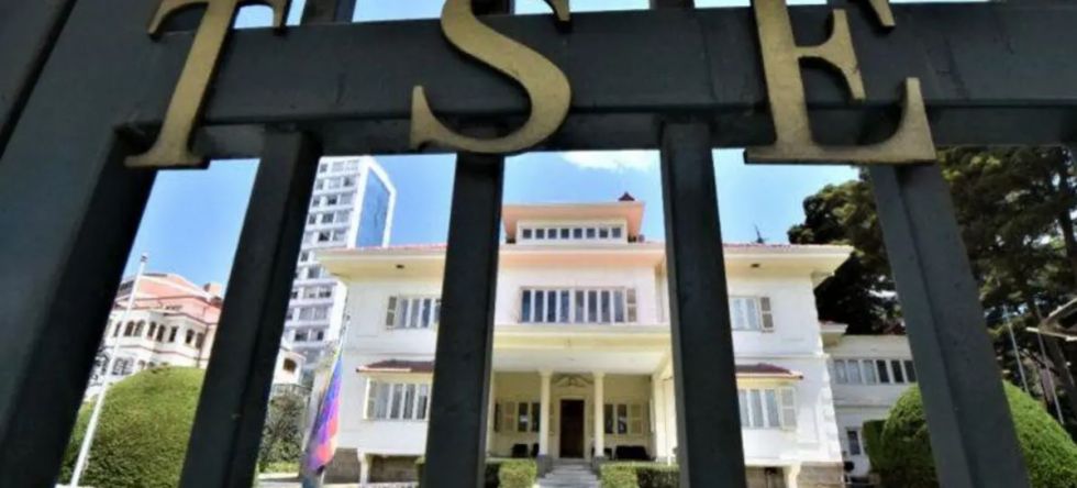 Sala constitucional define la situación de cinco presidenciables y otros candidatos que no renunciaron al cargo