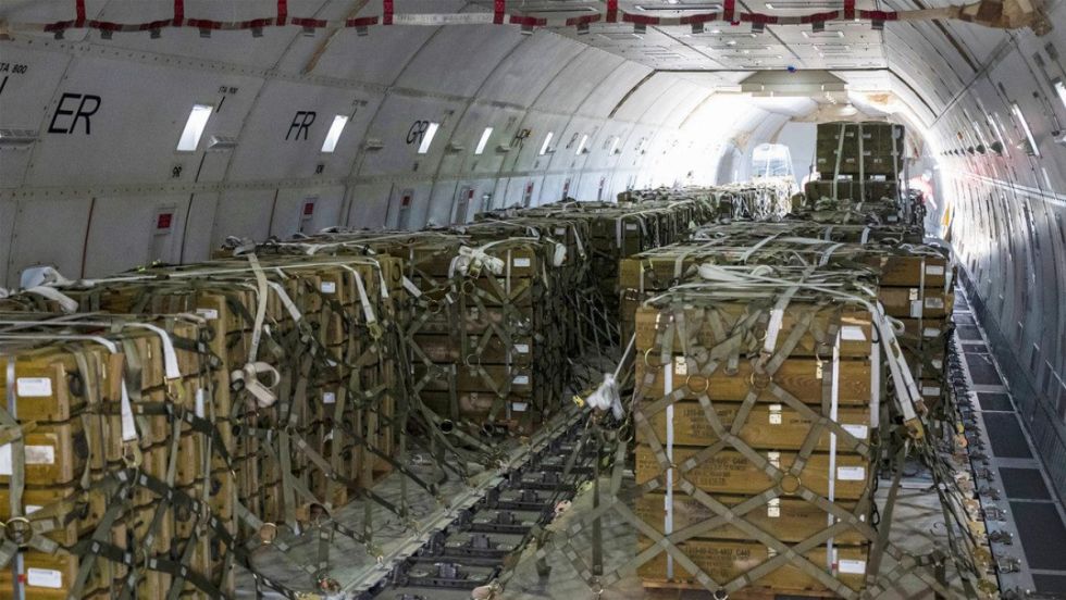 EEUU suspende parcialmente envío de armas a Ucrania
