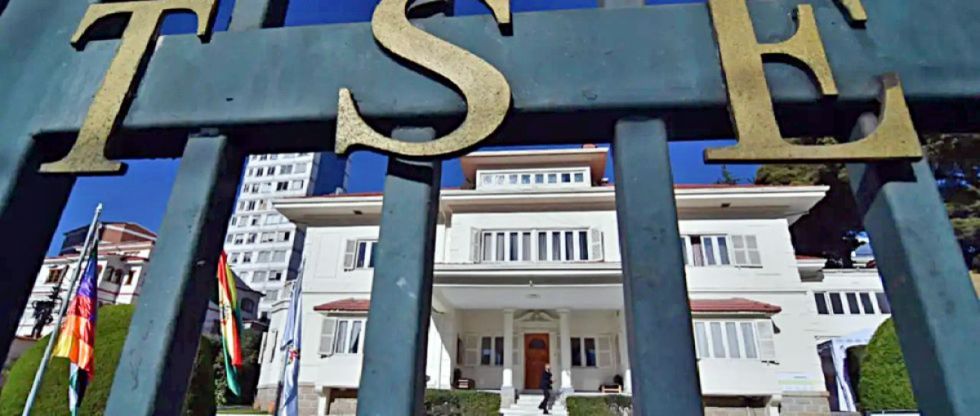 Más de 625 sustituciones de candidatos por renuncia e inhabilitación se presentaron en el TSE