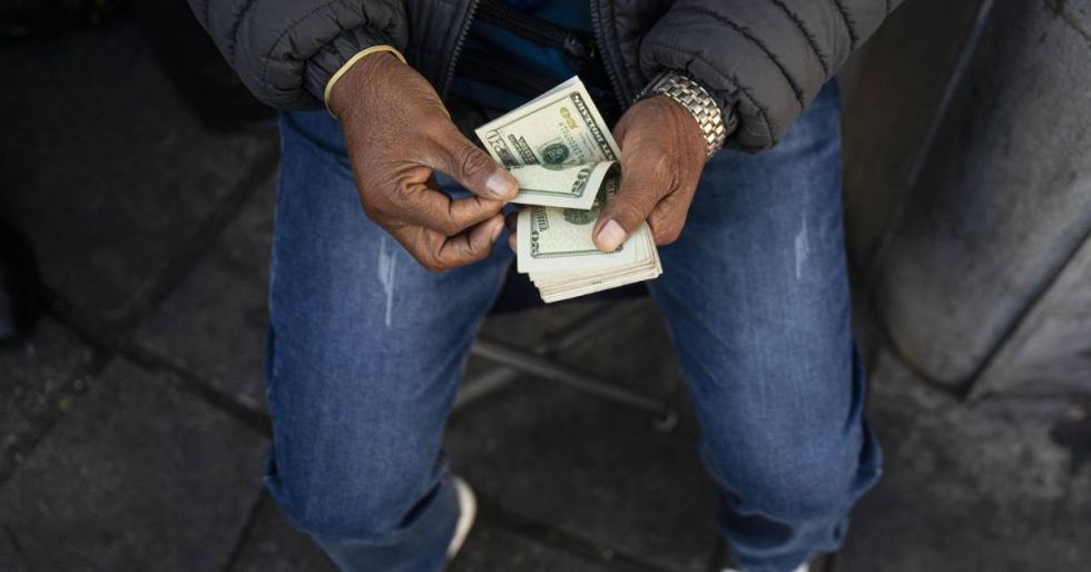 Riesgo país de Bolivia baja, aunque se mantiene como el segundo en Latinoamérica, según Bloomberg