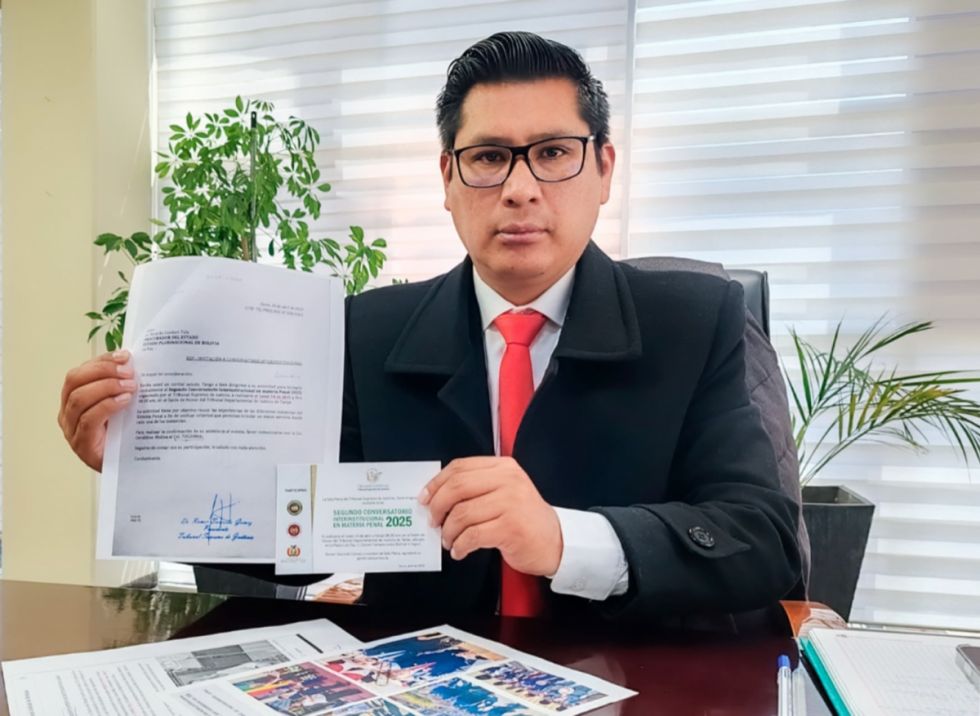 Procurador pide respaldar a magistrados electos, niega plan de derrocamiento
