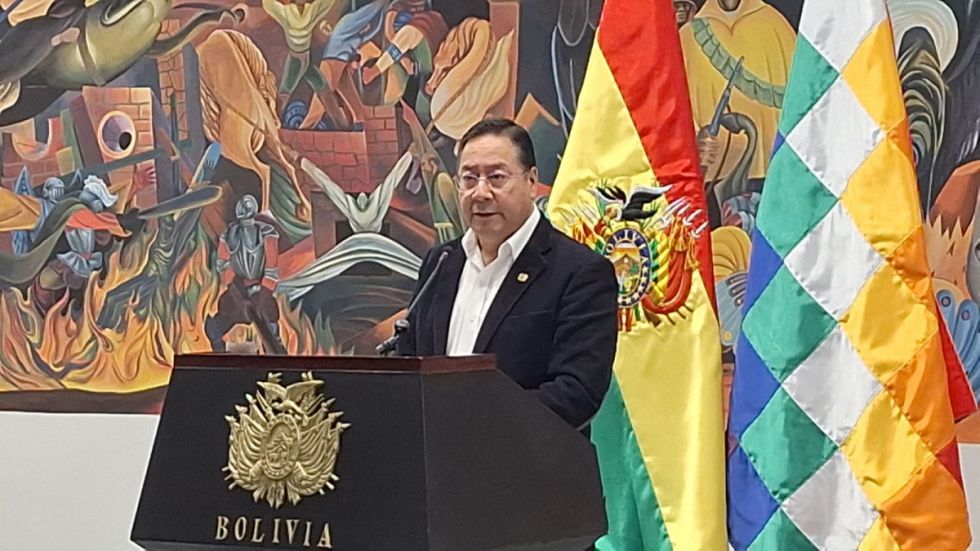 Arce califica denuncias contra sus hijos como “guerra sucia” y afirma que ellos asumirán su defensa