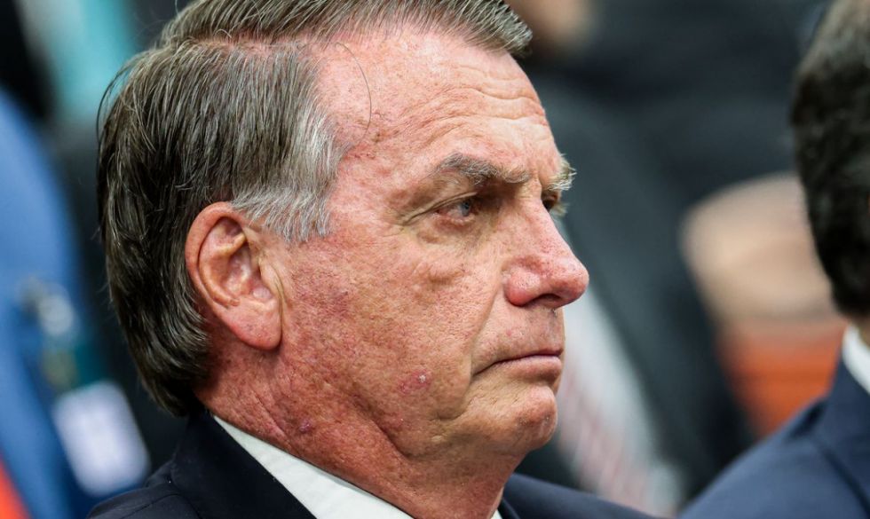 Expresidente Jair Bolsonaro descarta huir de Brasil