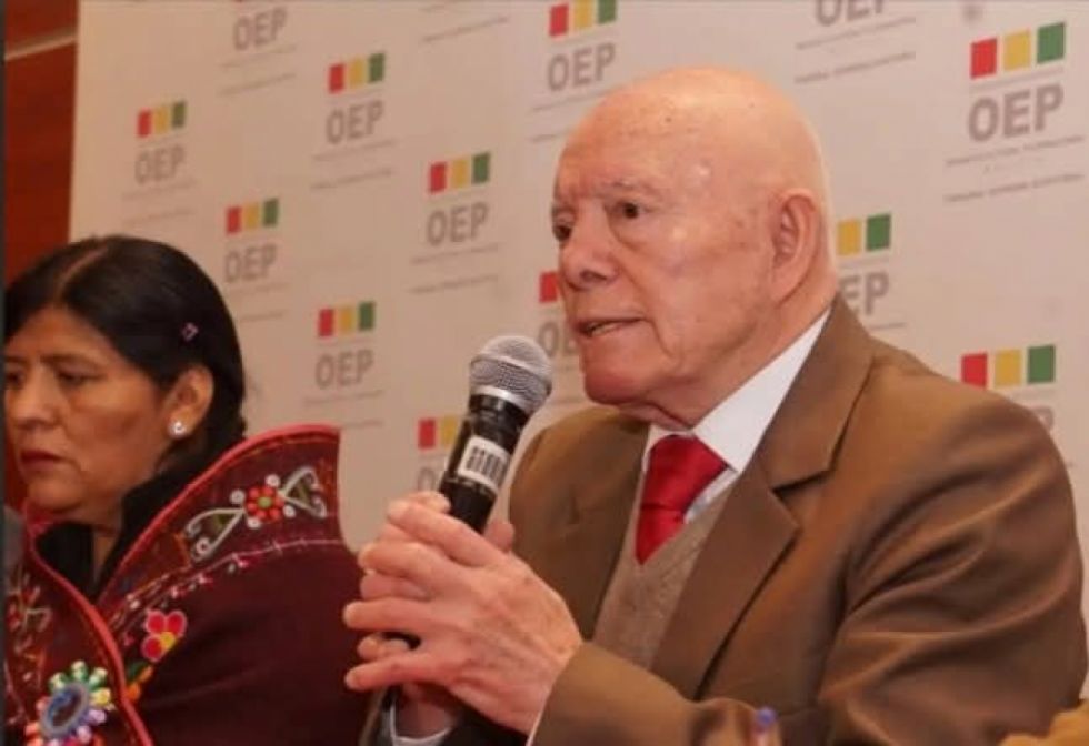 El TSE vuelve a desmentir una renuncia de Hassenteufel