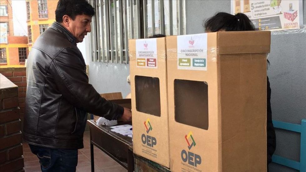 Rumbo al 17A: El TSE advierte que instigar a quemar ánforas es un delito 