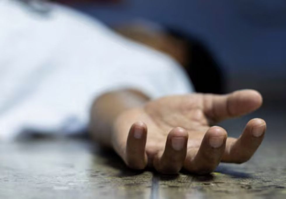 Joven muere tras caer de un tercer piso; aprehendieron a su pareja 