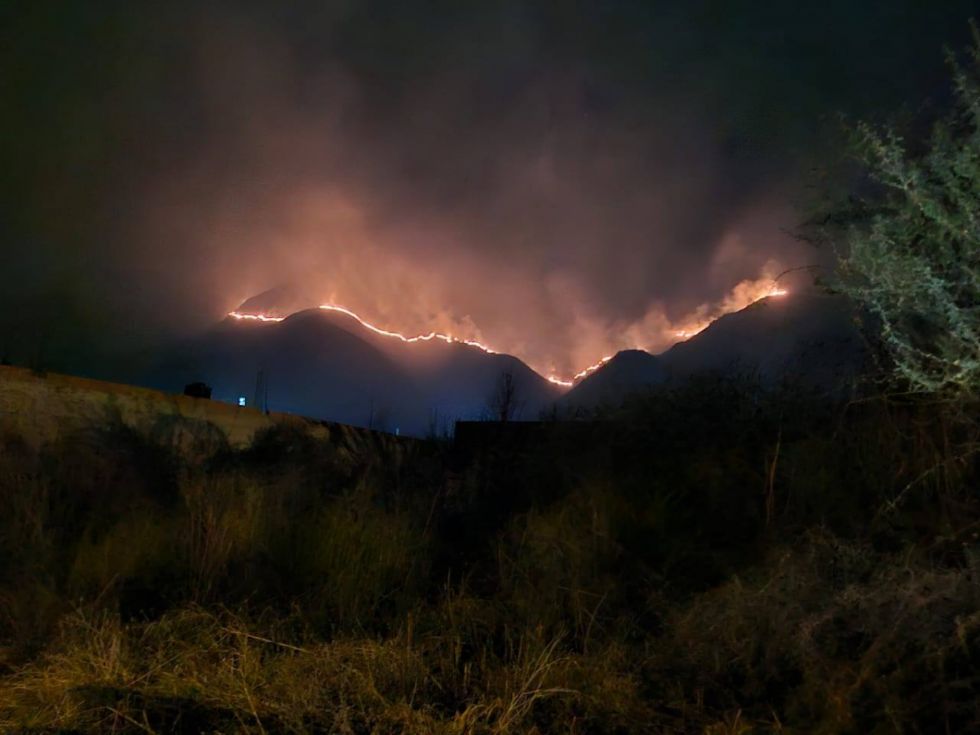 El fuego acecha Sama y revive la pesadilla del incendio del 2017