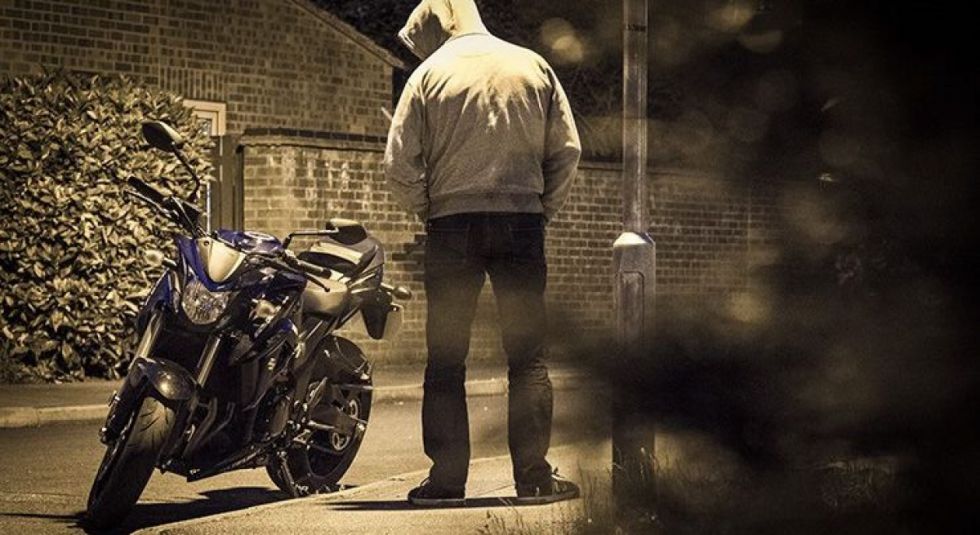 Liberan a dos ladrones de motos
