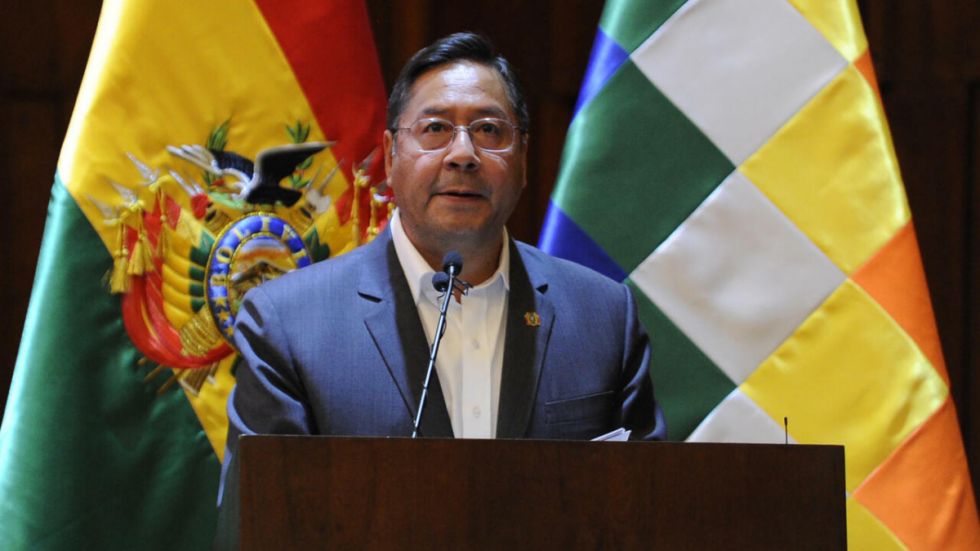 Trabajadores por cuenta propia: Arce dejará "una economía destrozada”