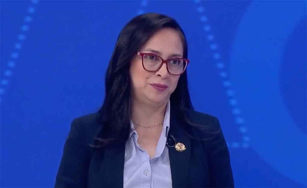 Ecuador: Fusión de ministerios provocará más despidos