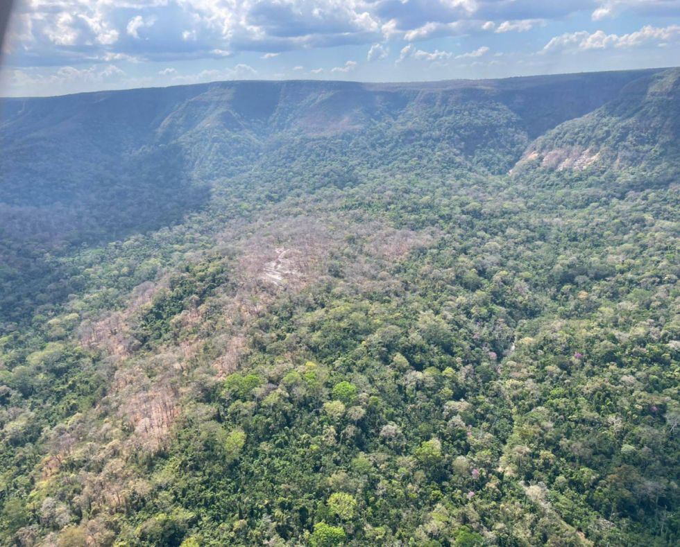 Logran controlar el incendio forestal en el Parque Nacional Noel Kempff Mercado