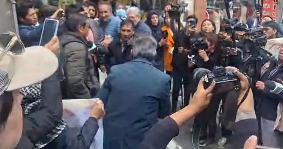 Se registran amagues de enfrentamiento en puertas del juzgado, previo a la audiencia de Camacho y Pumari