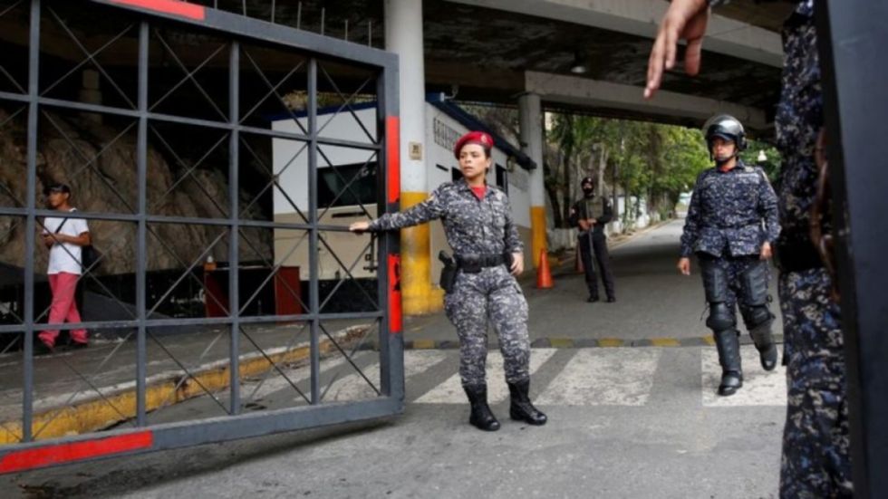 Liberan a 13 presos políticos en  Venezuela, entre ellos 2 italianos 