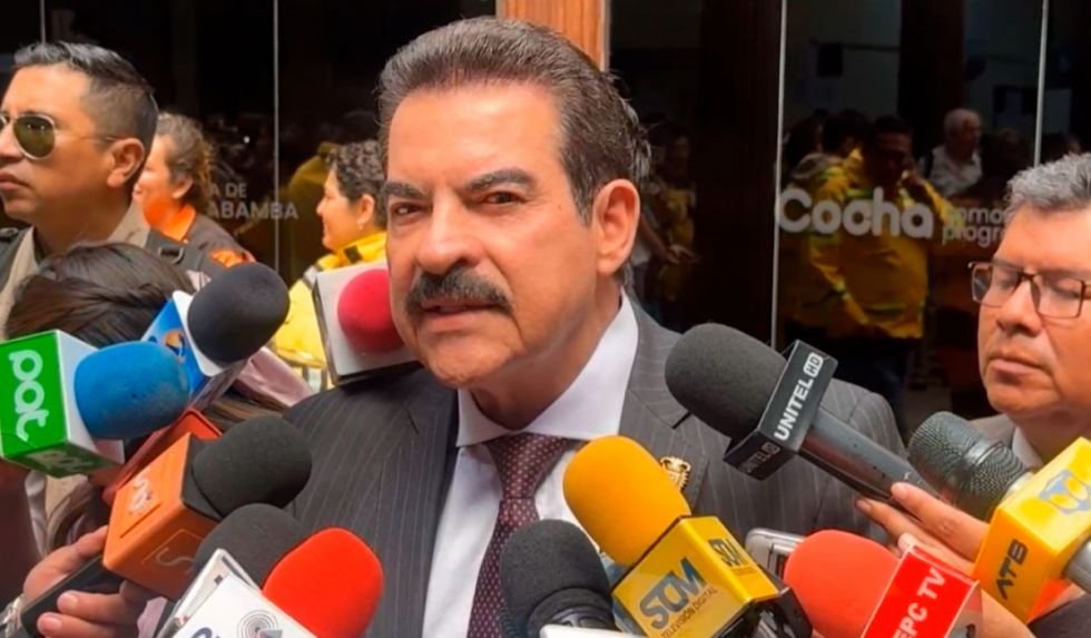 Manfred ofrece a los candidatos su propuesta de combustible a Bs5