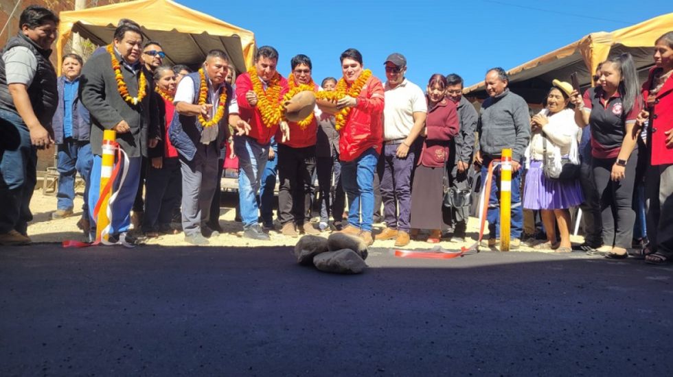 Alcaldía inicia plan de asfaltado para 30 barrios de Tarija