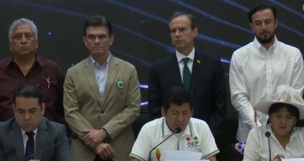 Concluye reunión con el TSE: PDC y Libre se comprometen a no incurrir en guerra sucia