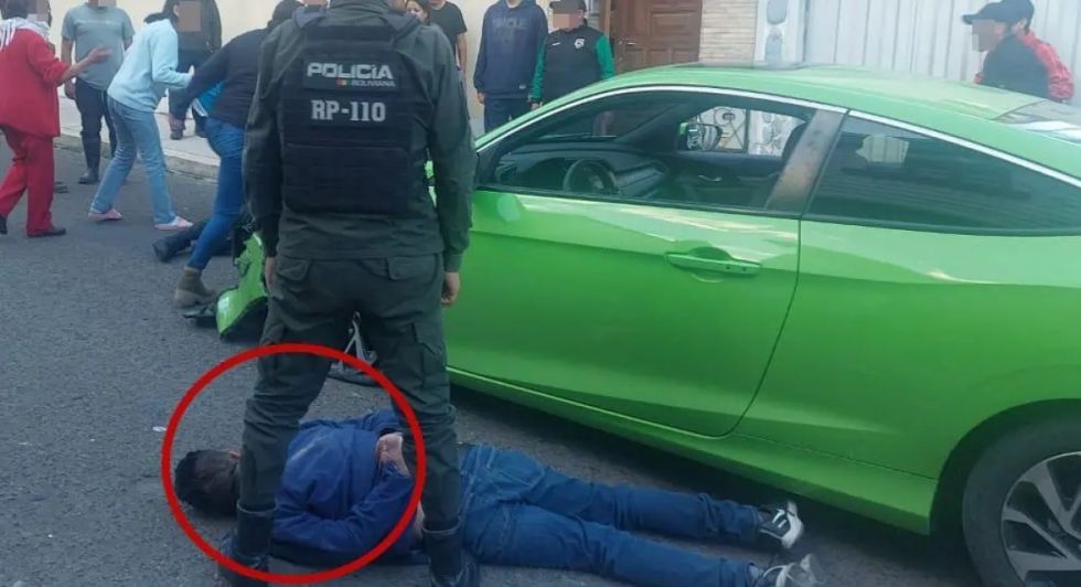 Acusan de tentativa de homicidio al conductor que arrolló y arrastró a un policía por evadir un control