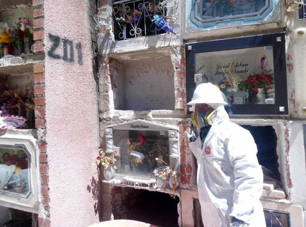 Descubren nuevo caso de restos en nicho equivocado en el Cementerio General de La Paz