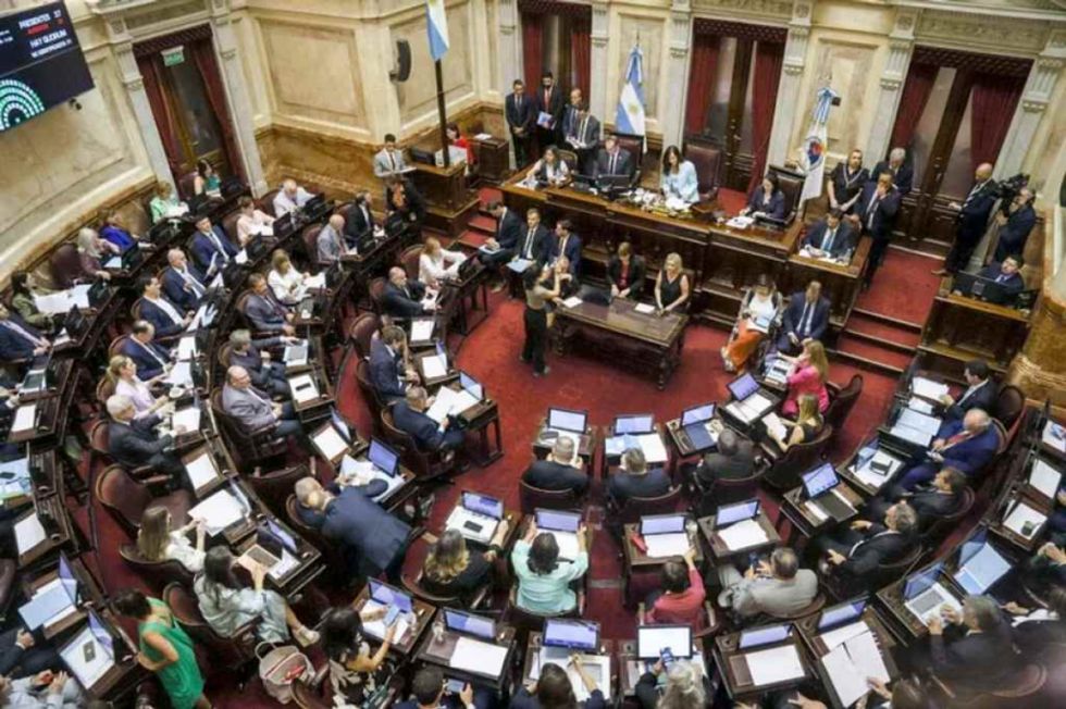Senado de Argentina deroga veto presidencial