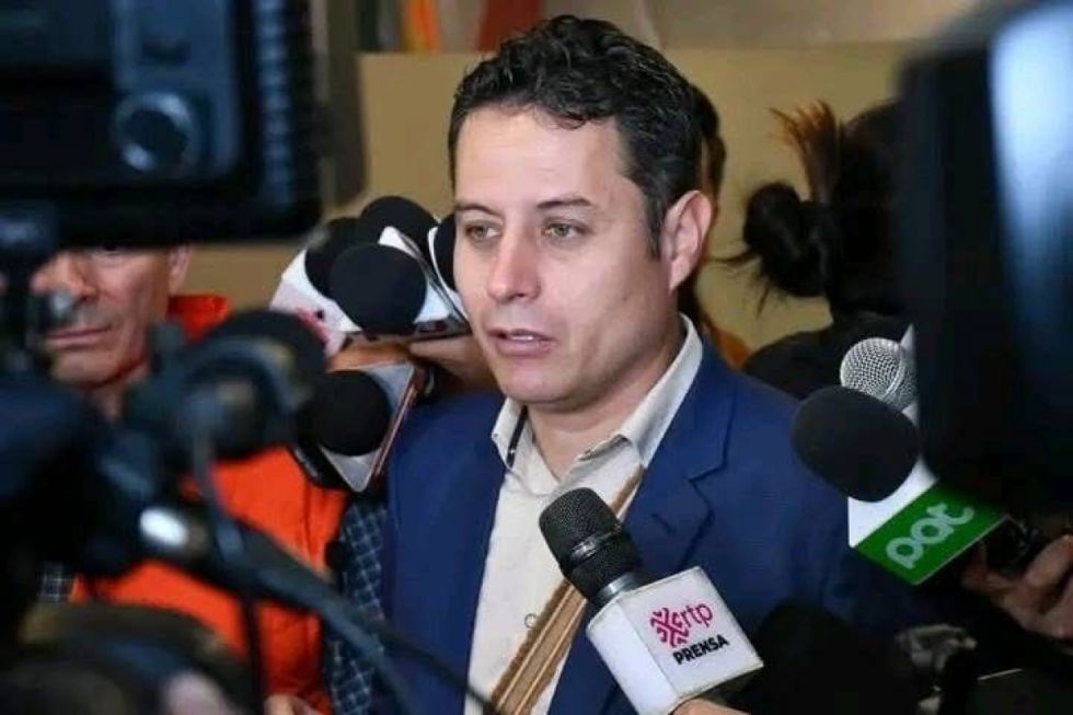 Lara acusa manipulación en encuestas y asegura que el PDC ganará en las urnas