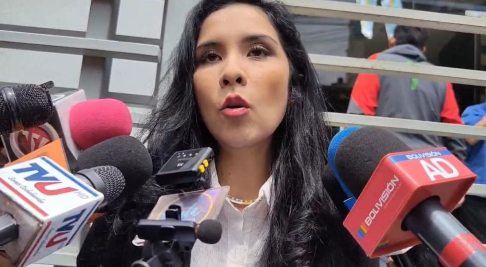 Brenda La Fuente identifica el piso 24 como el lugar de "encuentros" con Arce (video)
