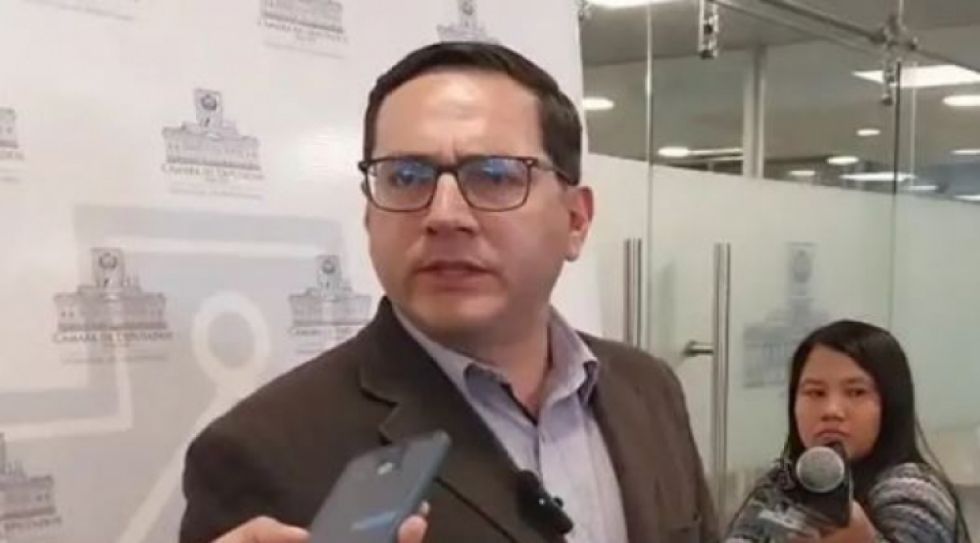  Diputado de Libre renuncia tras declaraciones sobre los “mascacocas” 