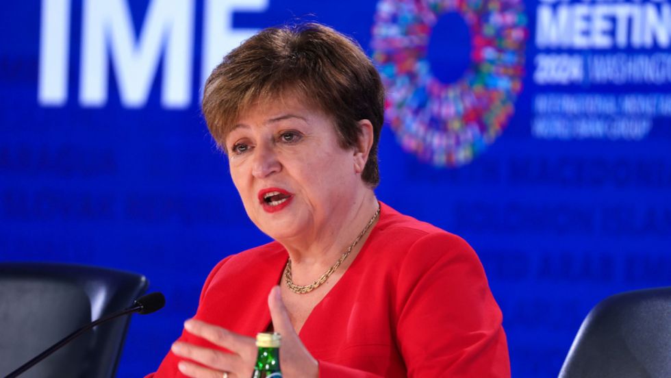 La jefa del FMI defiende su 'receta' económica