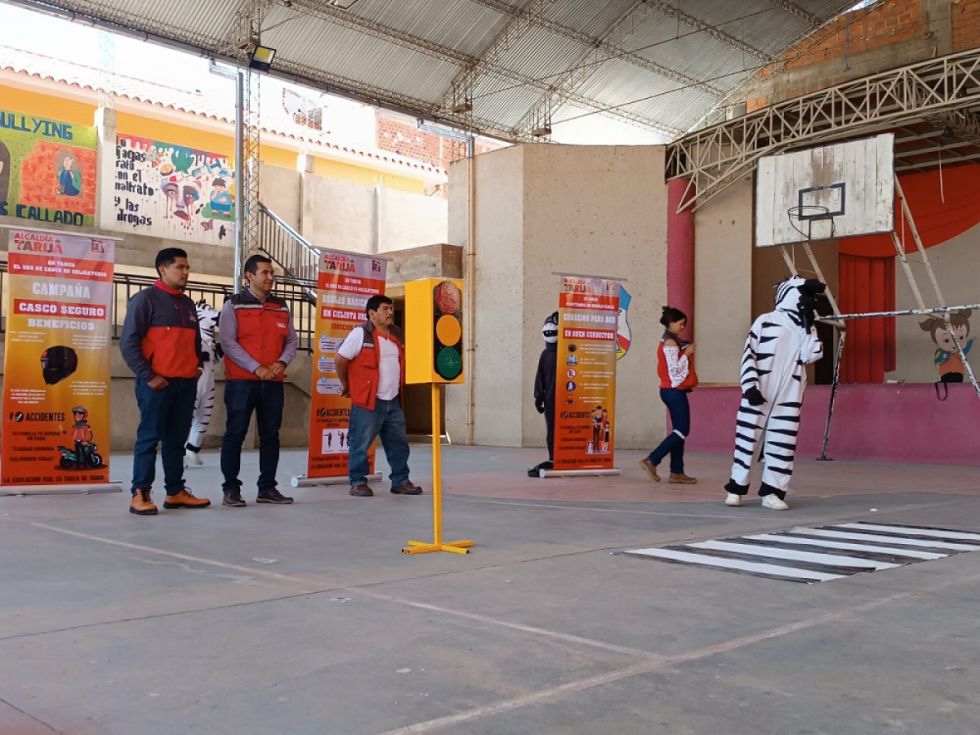 La Alcaldía fortalece la educación vial en los colegios de Tarija 