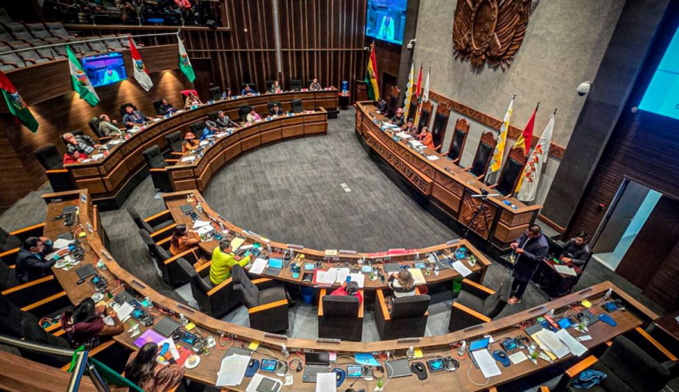 Senado sanciona la ley que difiere el pago de créditos de vivienda y de microempresarios