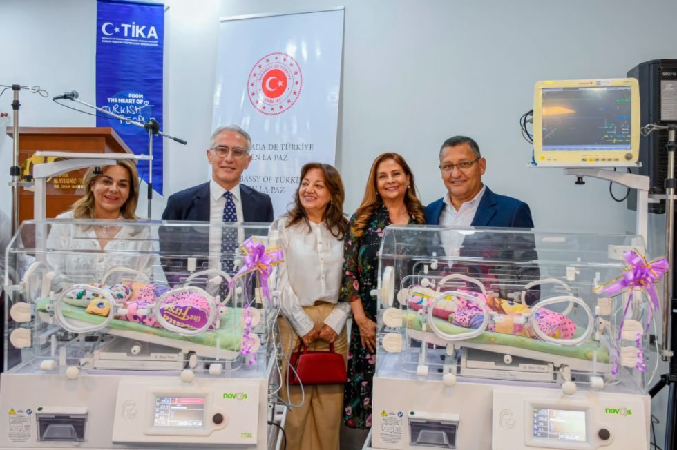 Turquía dona seis incubadoras al Materno Infantil 