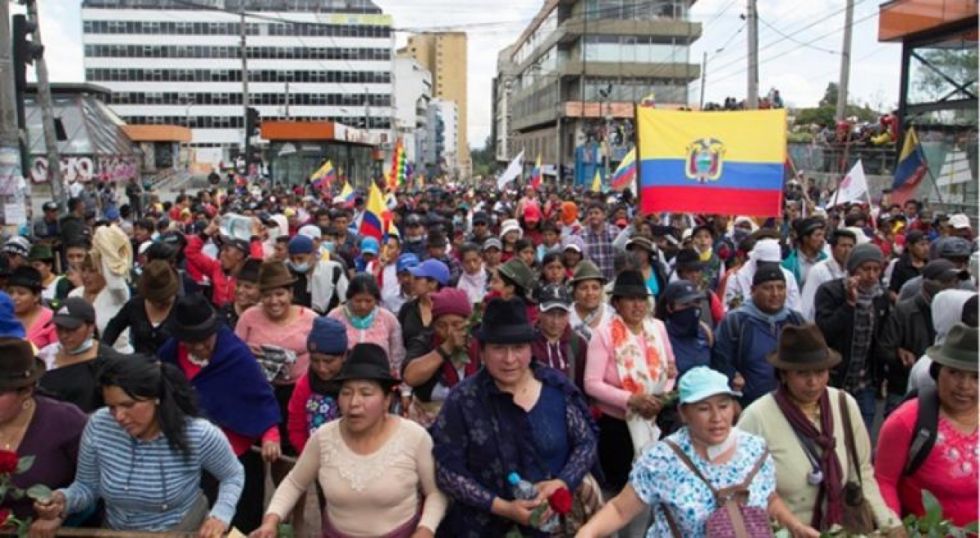 Organizaciones sociales marchan en Quito