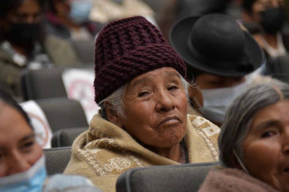 Jubilados esperan que Paz que cumpla su promesa de elevar la Renta de Dignidad 