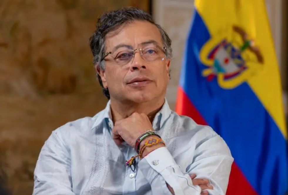 Petro dice que no se ha "arrodillado" ante EEUU