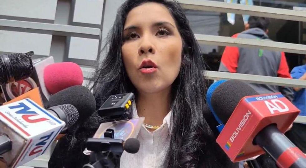 “Ni un pañal ni un tarro de leche”: Brenda Lafuente llega a la Casa Grande del Pueblo