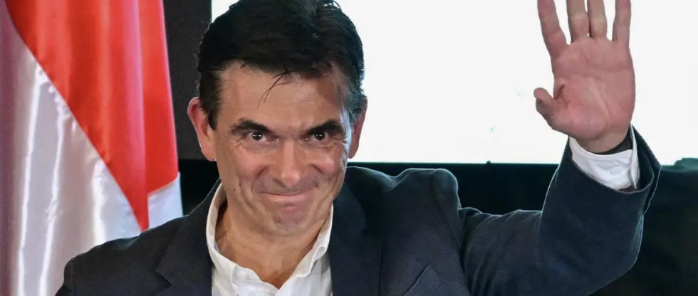 Paz viaja a EEUU a reparar relaciones