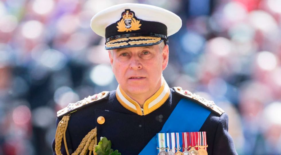 Despojan de sus títulos a un príncipe de Gran Bretaña