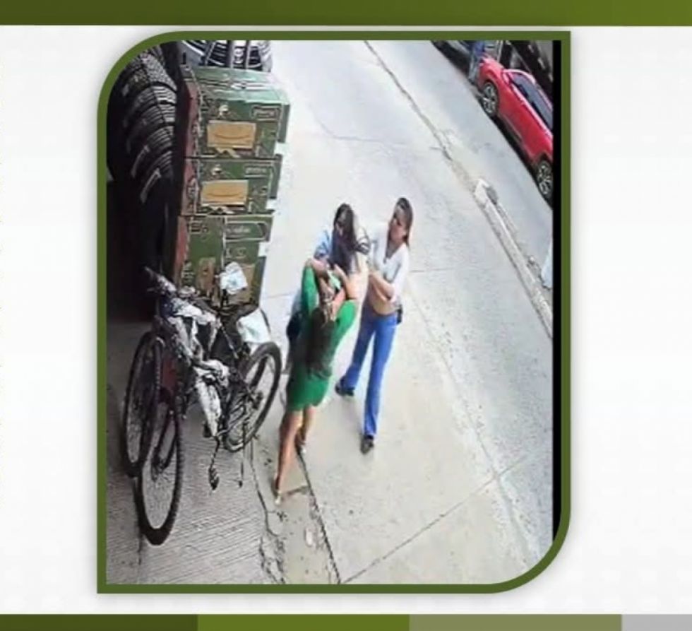 Bermejo: Mujer atacó a una ciudadana en vía pública