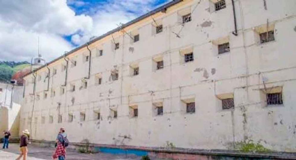 Ecuador: Indagan muerte de reos en cárceles