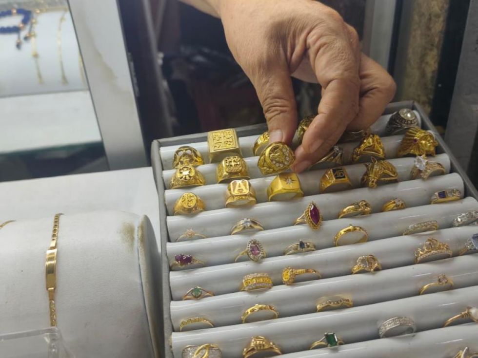 Los tarijeños siguen comprando joyas, pero más los turistas argentinos 