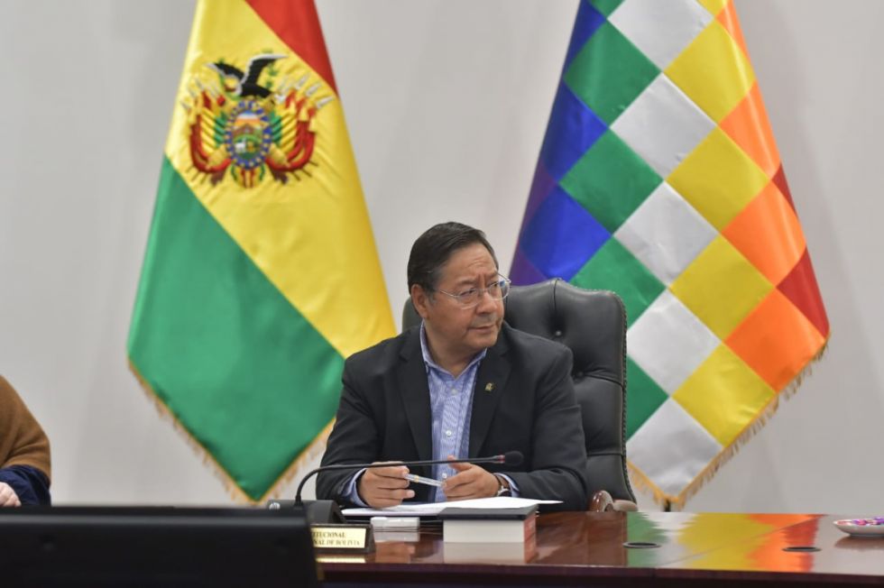 Arce promulga norma que suspende pagos de créditos pese al rechazo financiero
