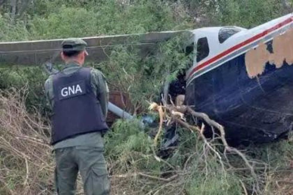 Se estrella una avioneta boliviana en Salta: hallan 130 kilos de droga