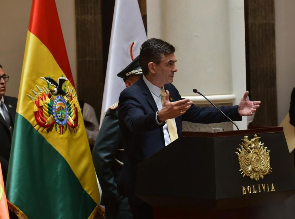 Los desafíos inmediatos para el nuevo gabinete de Paz y Lara