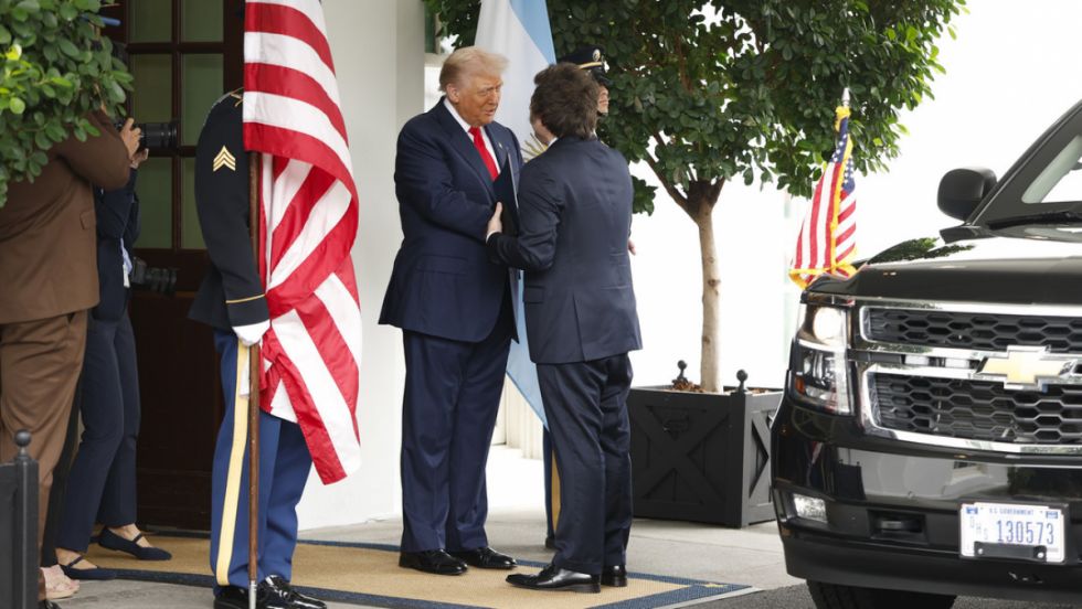 ¿Qué negociará Milei con Trump tras apoyo financiero?