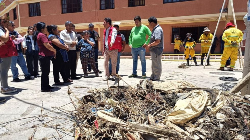 La Alcaldía limpia el embovedado de la Víbora Negra 